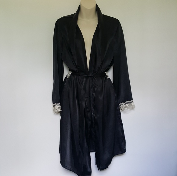 🍀SALE🍀Black and Lace Robe - Picture 1 of 5